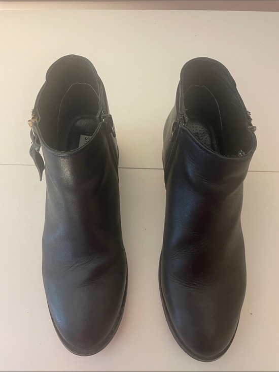 Steve Madden Shoes - Steve Madden Black Leather Ankle Booties with Side Zipper Size 8W
